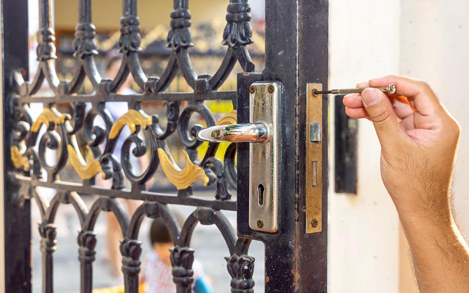 trouver un serrurier honnete Le Mesnil-le-Roi